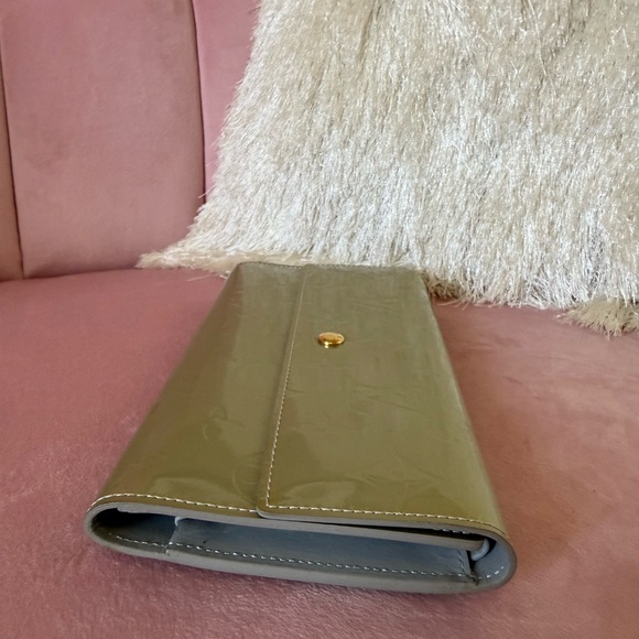 💯 Authentic Louis Vuitton Monogram Long Wallet in Green Vernis! - Picture 4 of 10